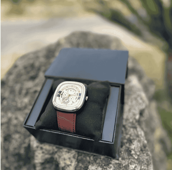 Men's Prestige & Stylish Timepiece